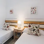 Trinidad Trafalgar, Quiet And Nice Aprtment In The Heart Of The Spanish Culture